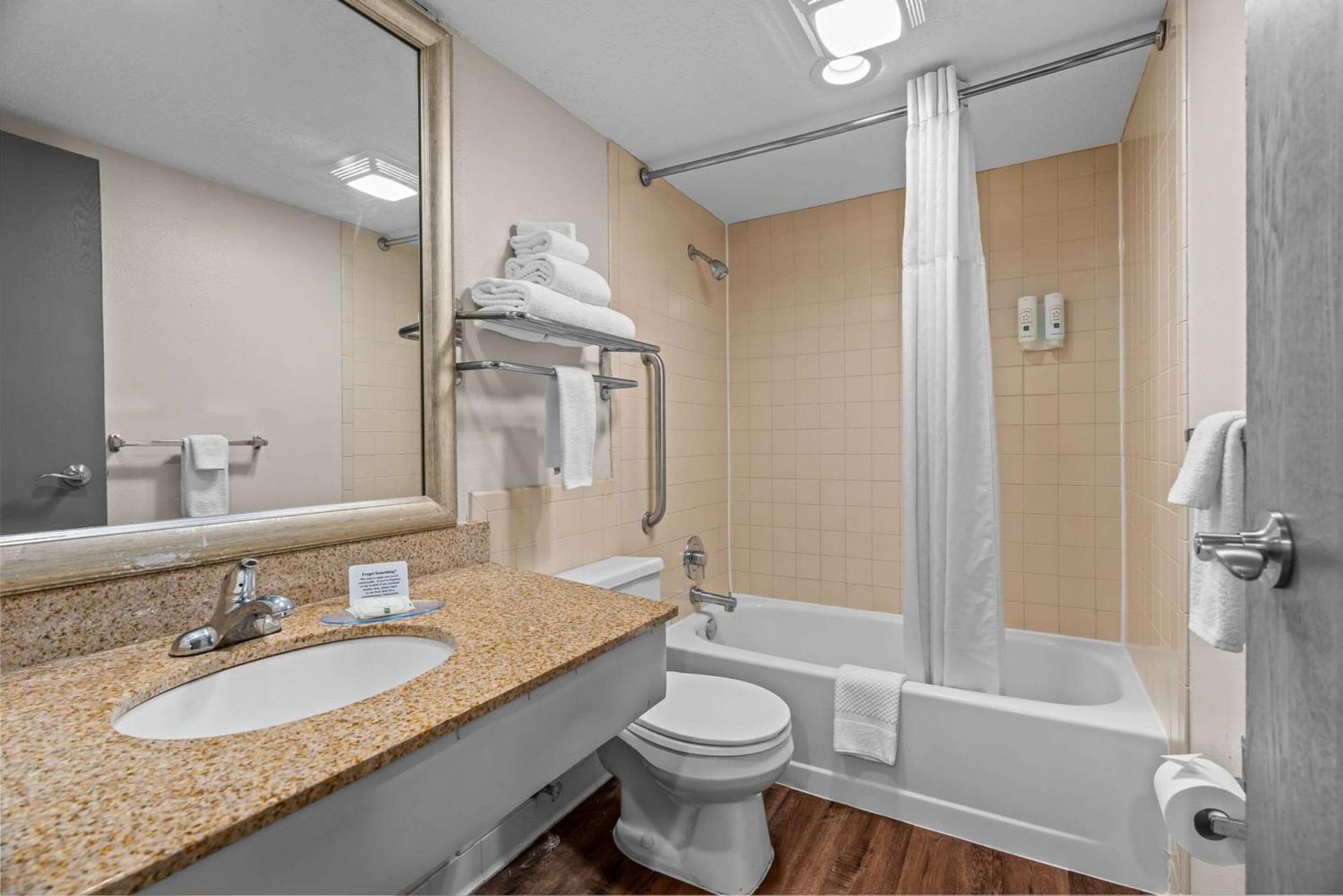 Quality & Mall Of America - Msp Airport Hotel 3*